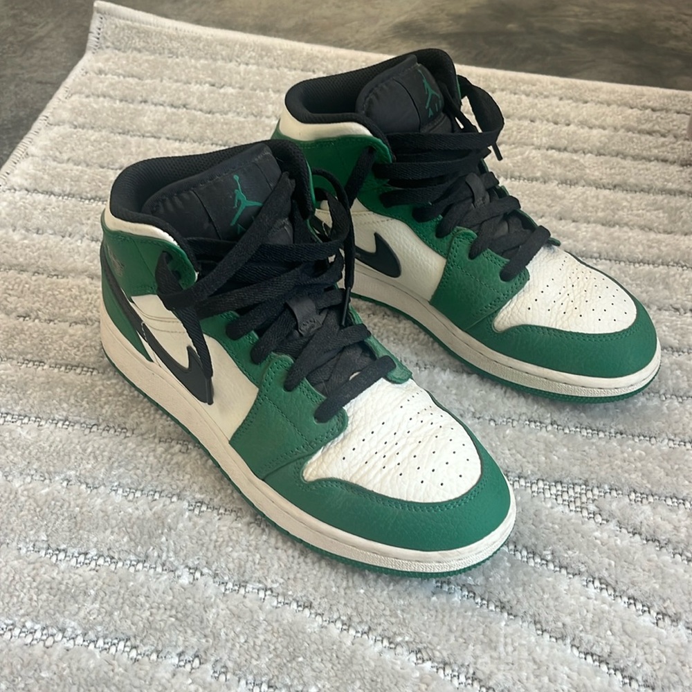 Air Jordan 1 Mid Pine Green Youth 6